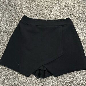 Black skort
